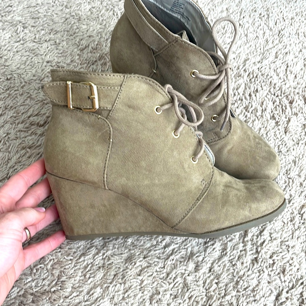 Heeled wedge boots